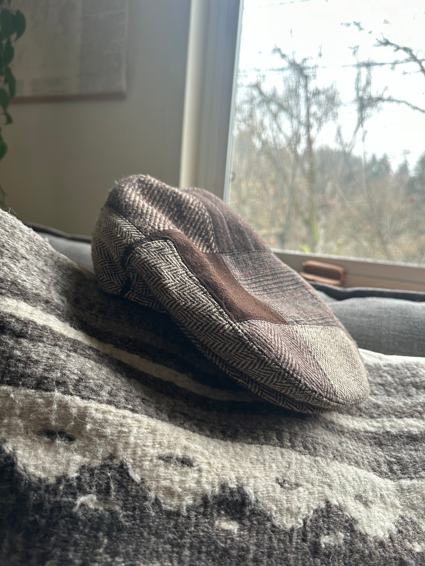 Vintage brown tweed newsboy cap