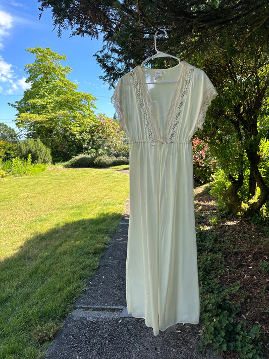 Vintage White Lacy Robe