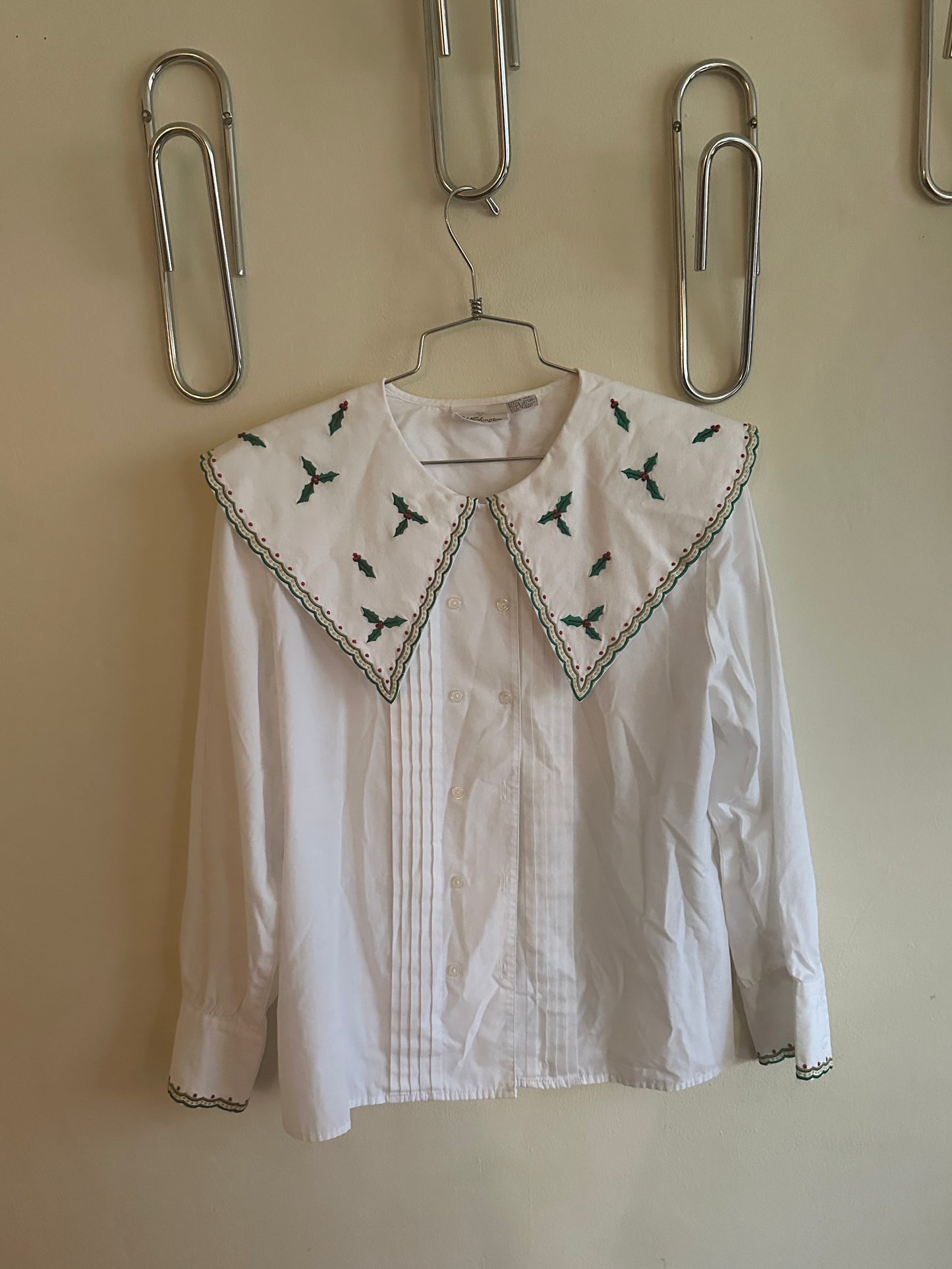 90s White Mistletoe Collar Shirt