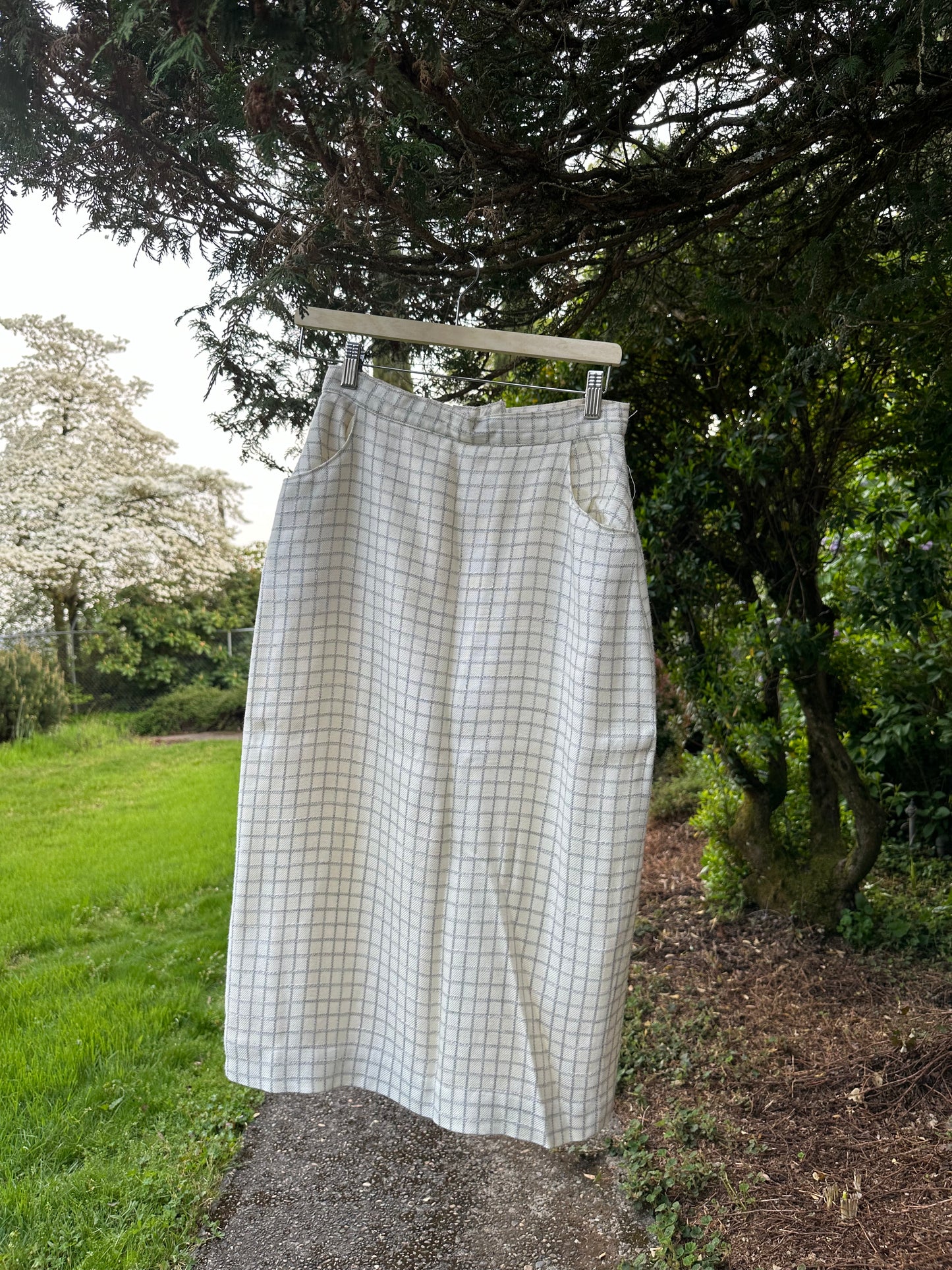 80s White and grey plaid skirt