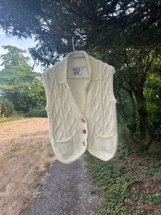 90s White Sweater Vest Fashion Bug