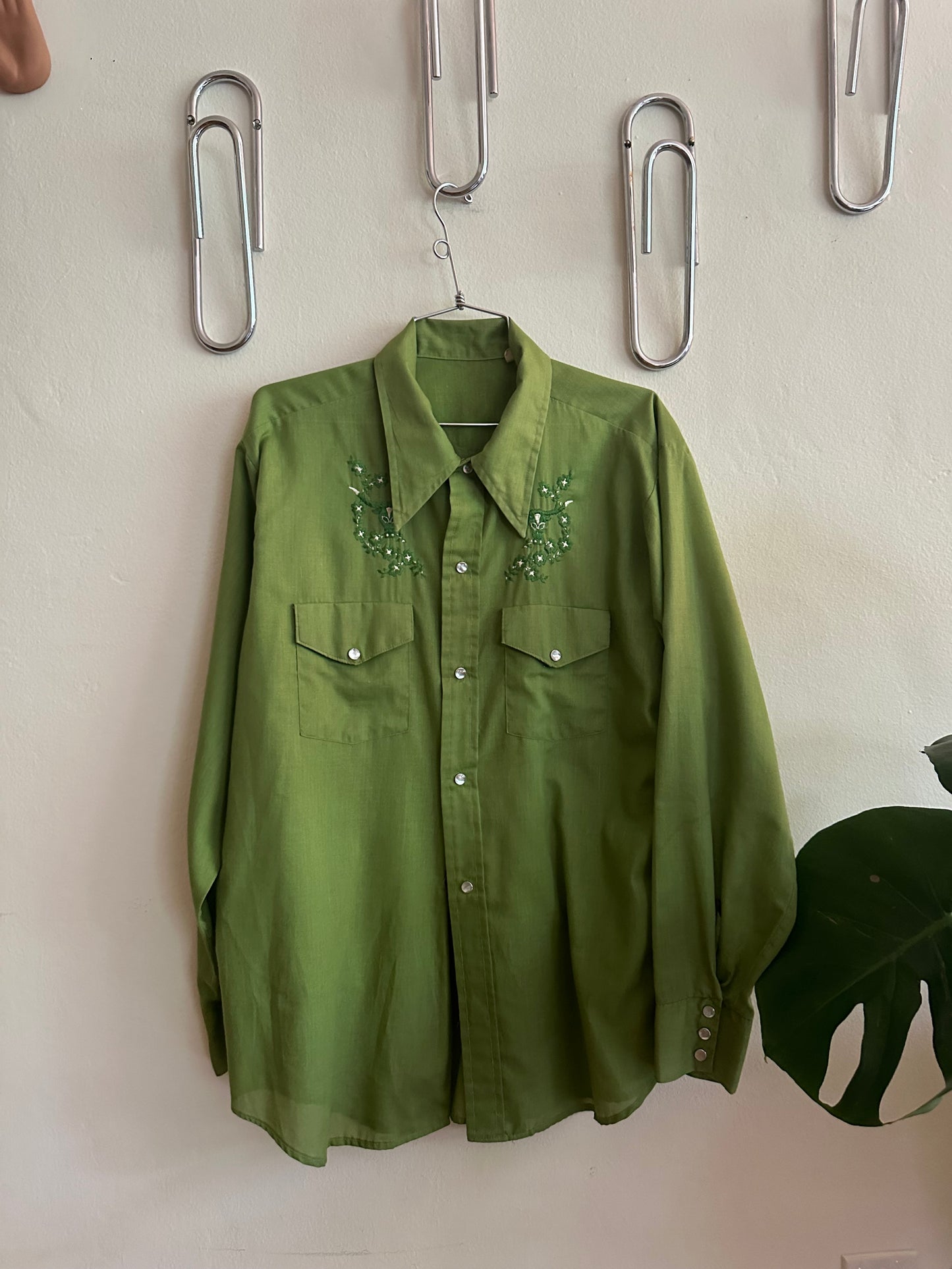 70s Green Embroidered Bull Shirt