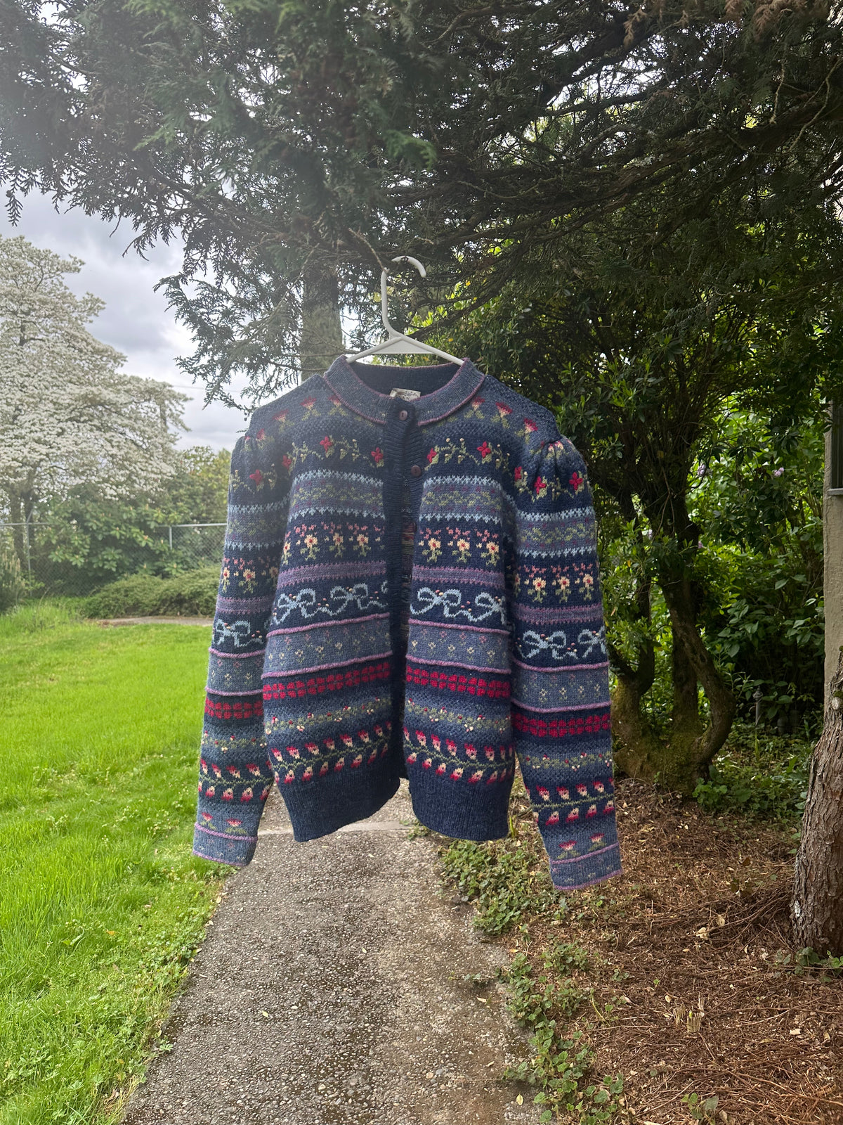 80s Blue Wool Floral and Bow Cardigan