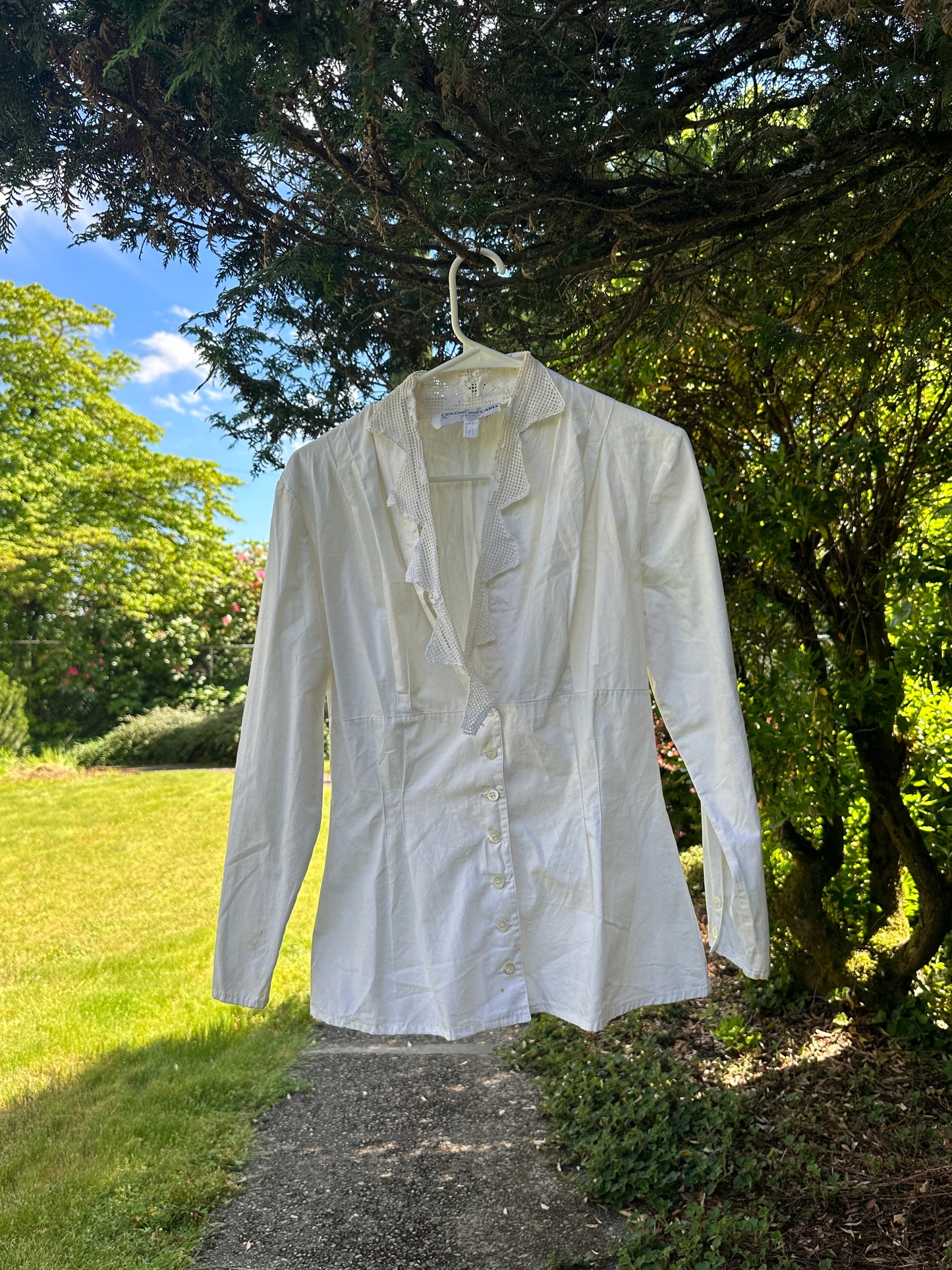 Y2K white lace trimmed shirt
