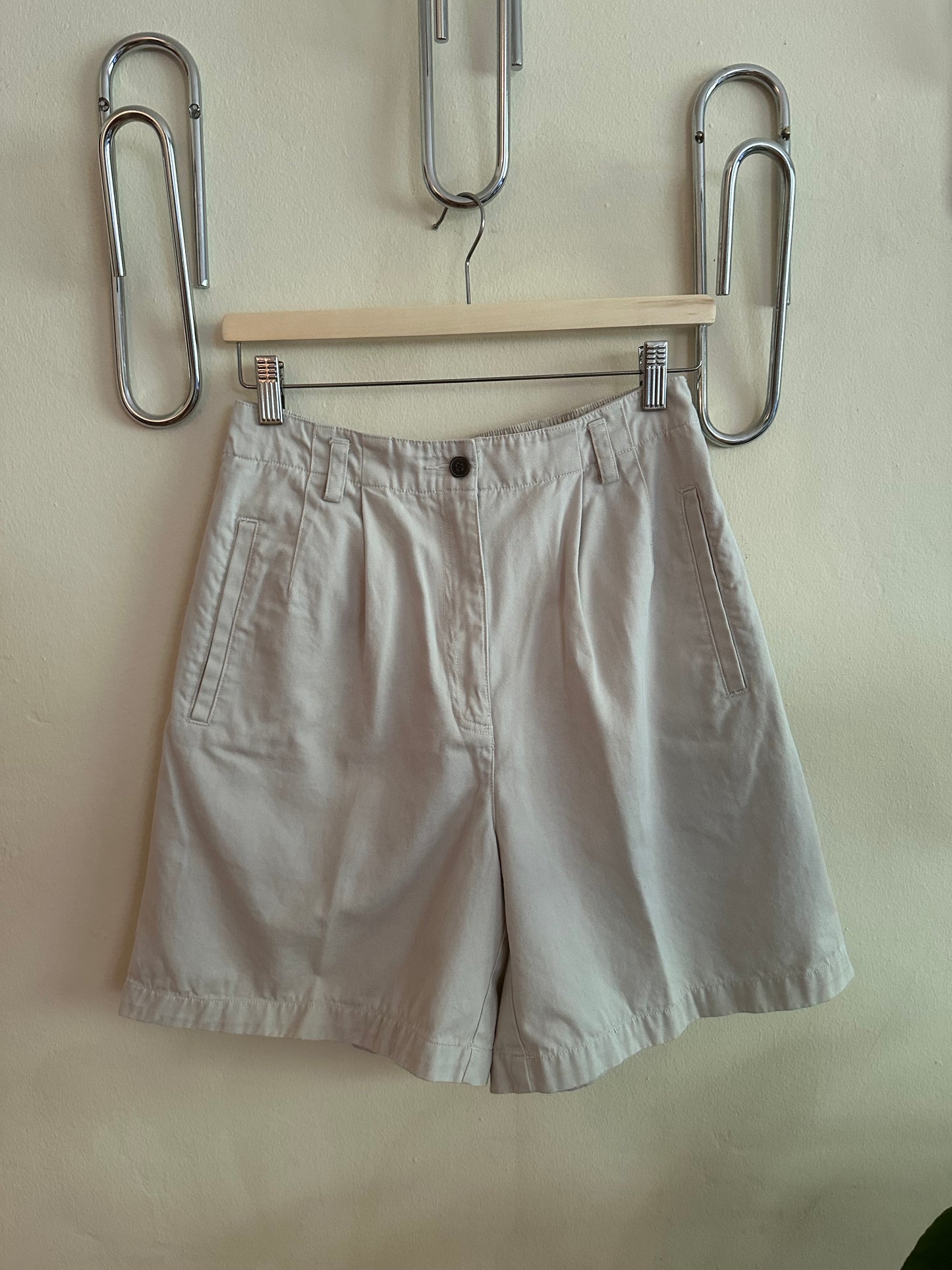 90s Beige Pleated Chino Shorts